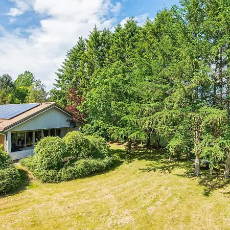 6 Person In H Jslev By Traum Bøstrup